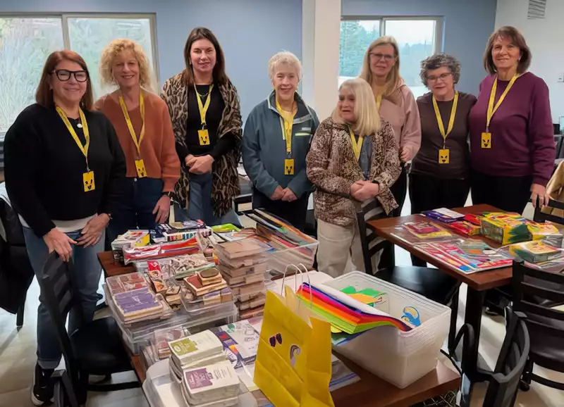 making art and craft kits for Family Promise